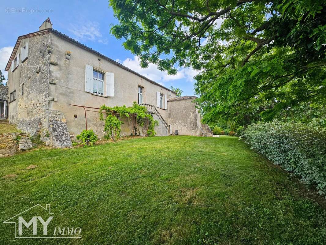 Maison à LES LEVES-ET-THOUMEYRAGUES