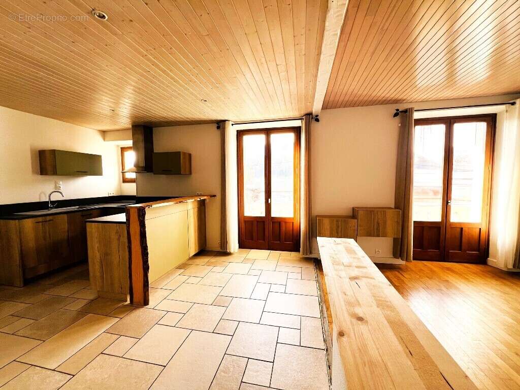 Appartement à AIX-LES-BAINS