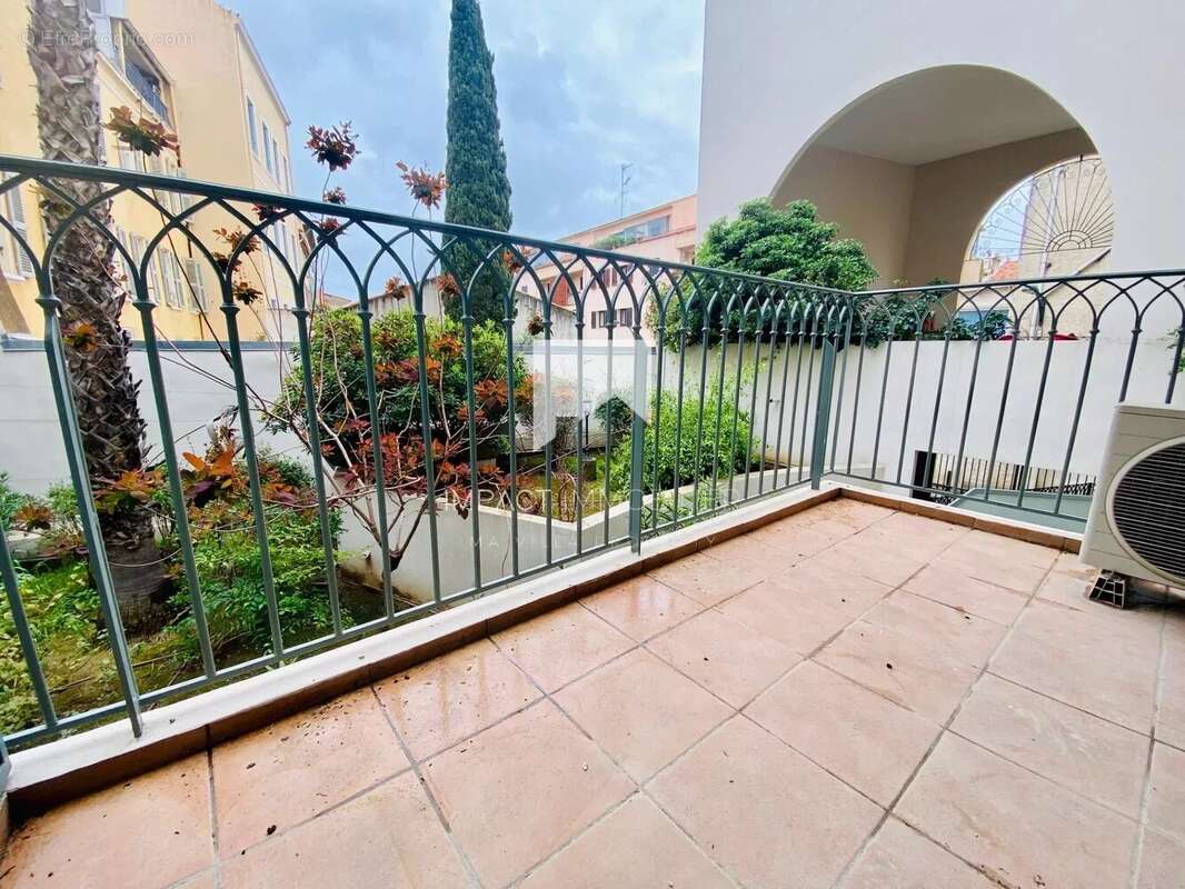 Appartement à HYERES