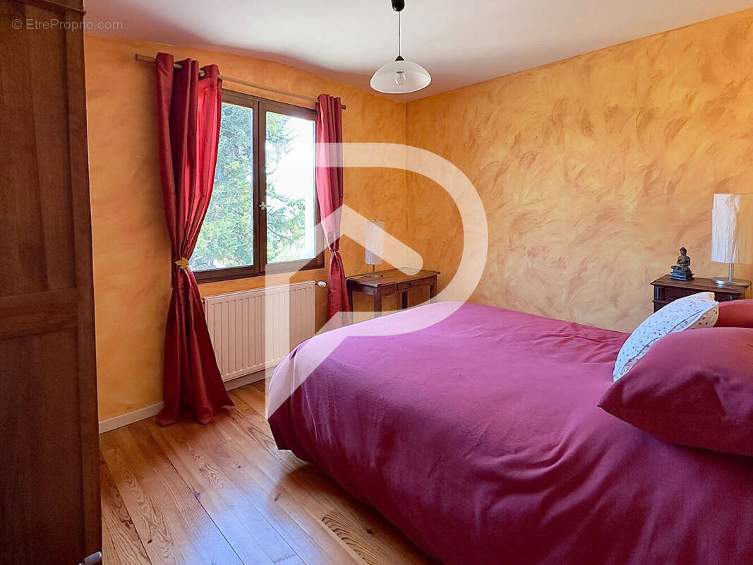 Maison à SAINT-FRONT-DE-PRADOUX