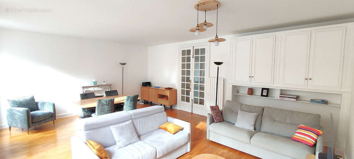 Appartement à PARIS-8E