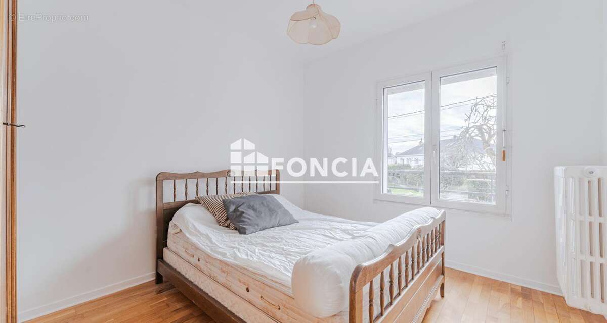 Maison à SAINT-CYR-SUR-LOIRE