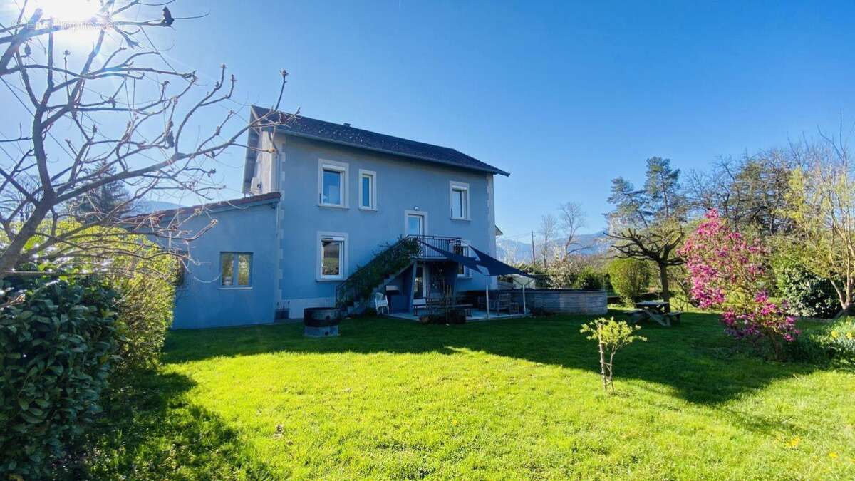 Maison à LES ECHELLES