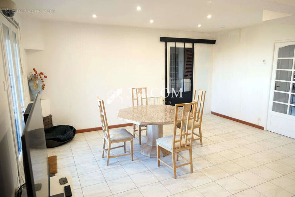 Maison à SAINT-MARTIN-EN-CAMPAGNE