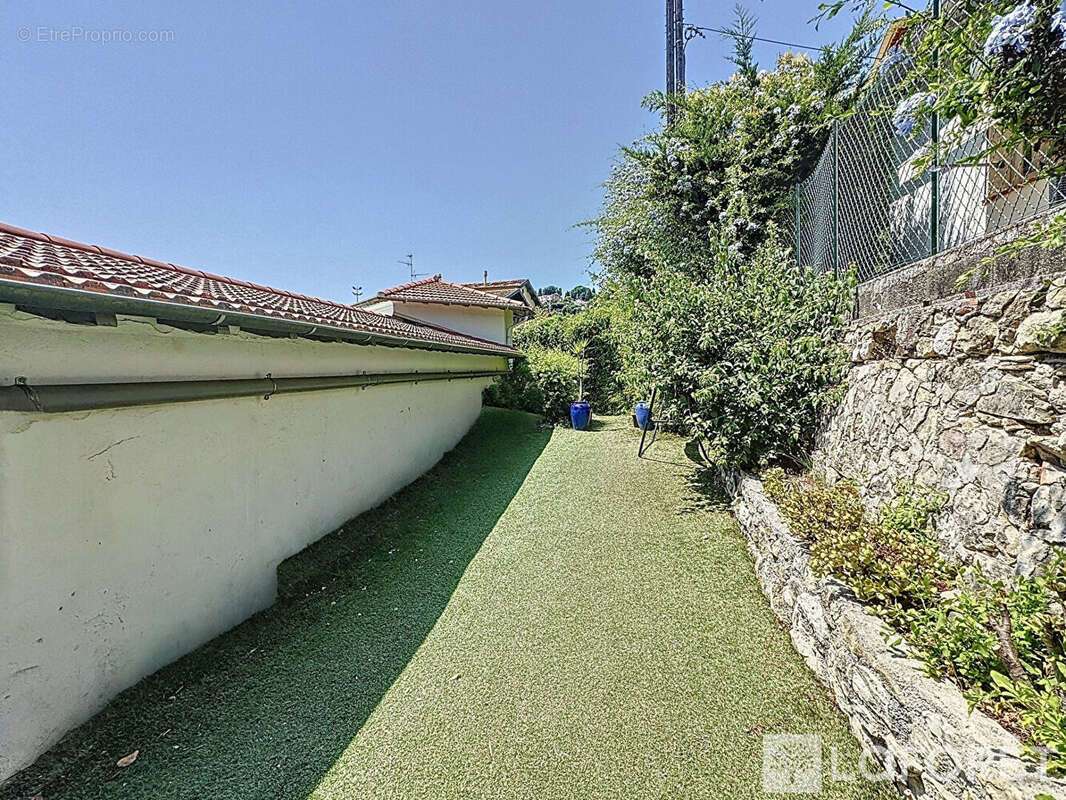Appartement à ROQUEBRUNE-CAP-MARTIN