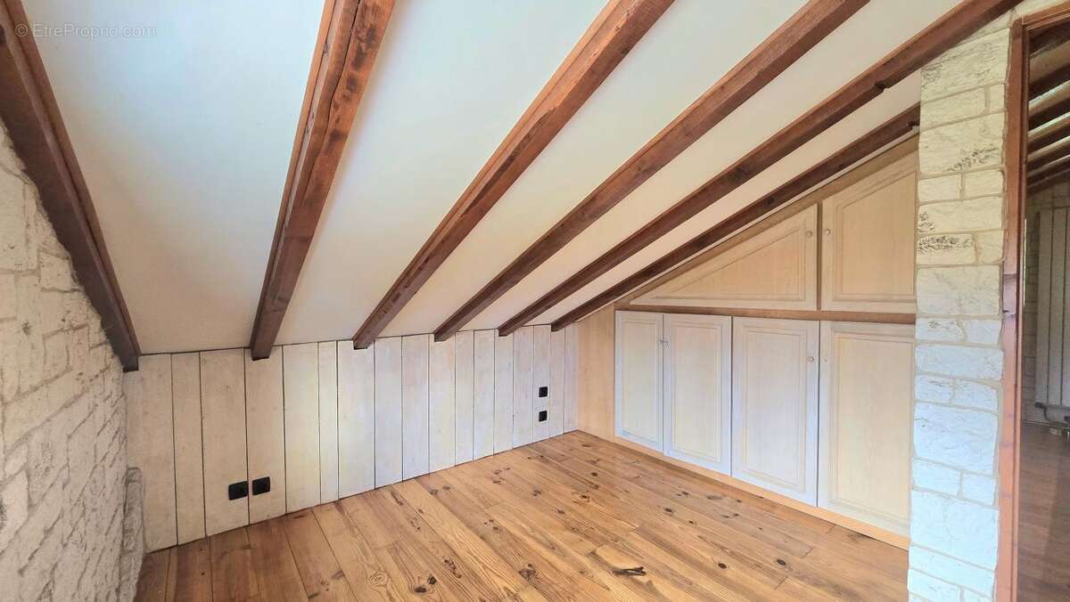 Maison à MONNETIER-MORNEX