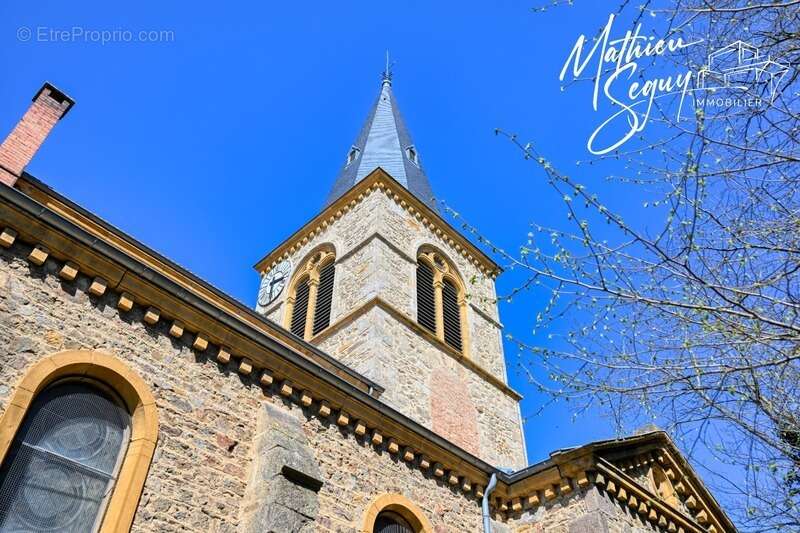 Maison à MONTROMANT