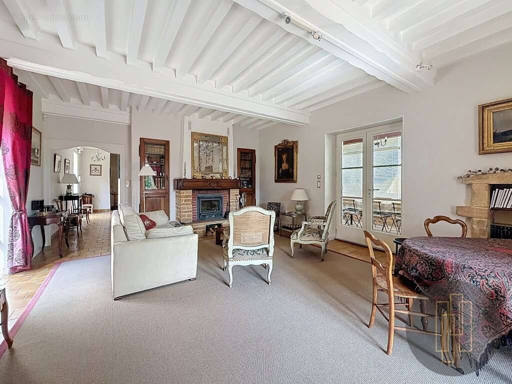 Maison à POUILLY-LE-MONIAL