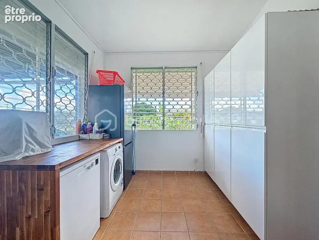 Villa 165 m2 piscine garage 3 chambres et atelier - photo 11