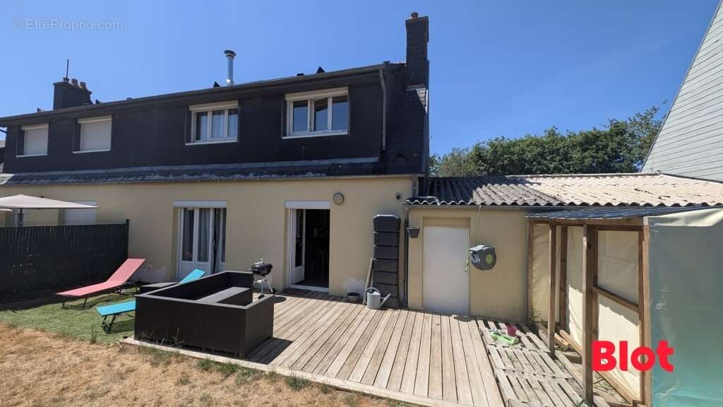 Maison à TRELIVAN