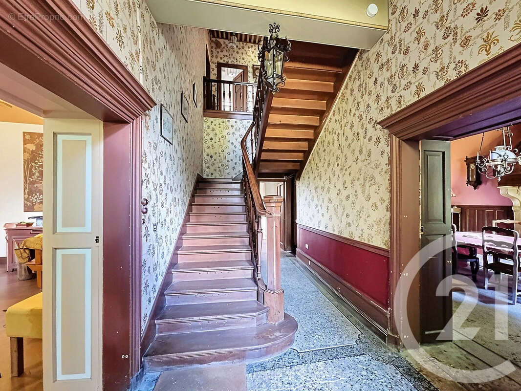 Maison à EYZIN-PINET