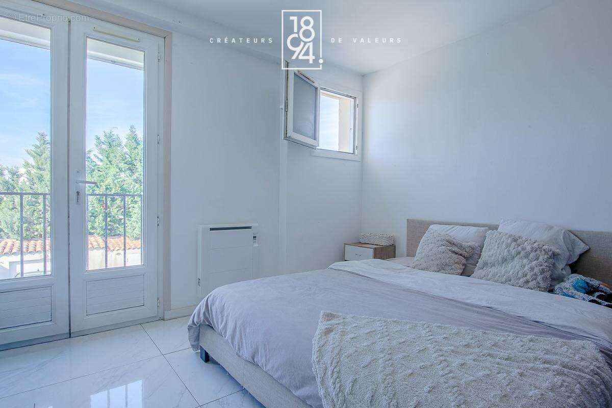 Appartement à CHATEAUNEUF-LES-MARTIGUES