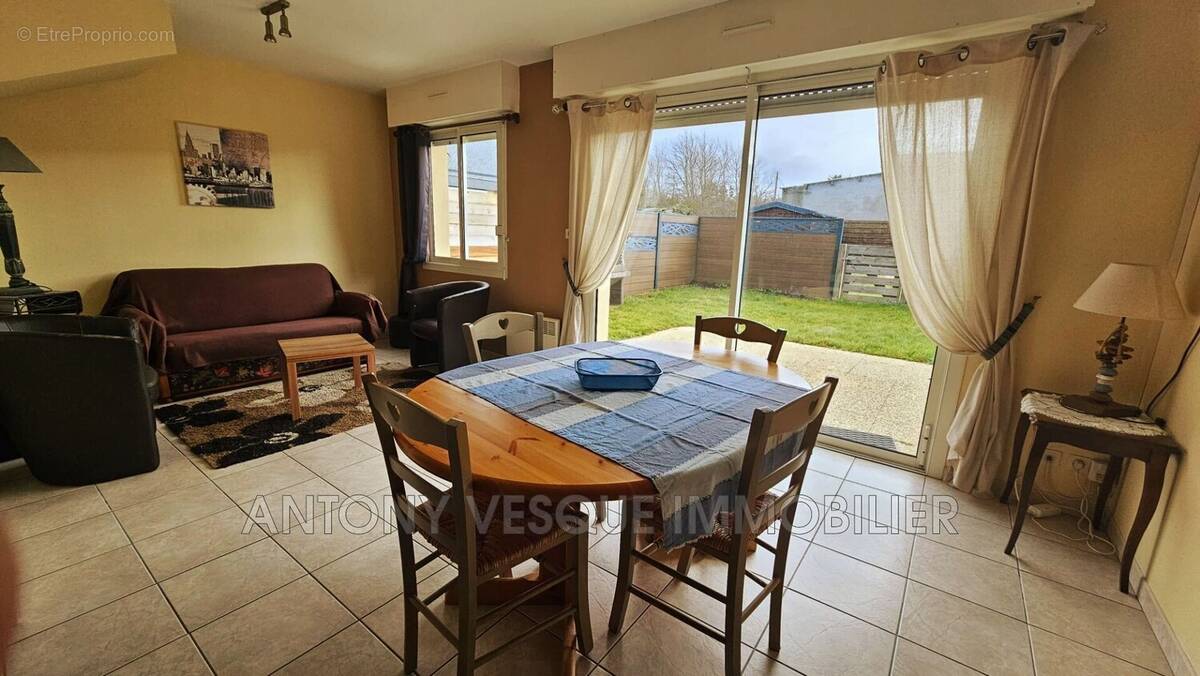 Maison à AGON-COUTAINVILLE