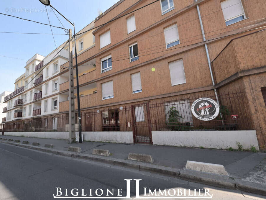 Appartement à AUBERVILLIERS