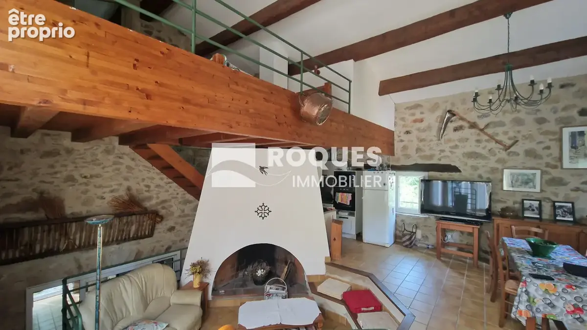 Proche Avène dans hameau, superbe maison en pierre plus jardin attenant - photo 3