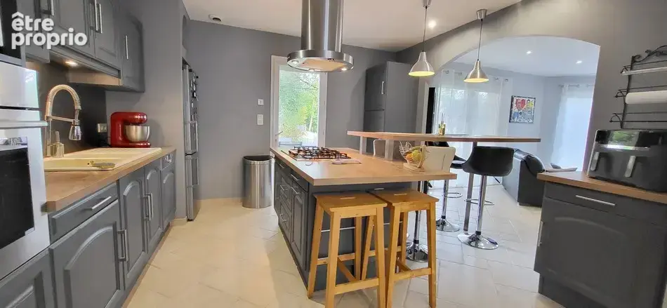 Maison contemporaine avec piscine sur 5 000 m2 de terrain - photo 6