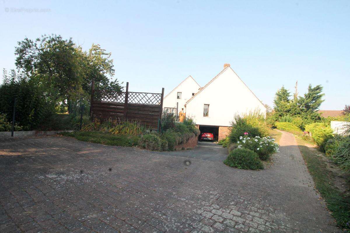 Maison Guemappe 8 pièce(s) 136m² - photo 2