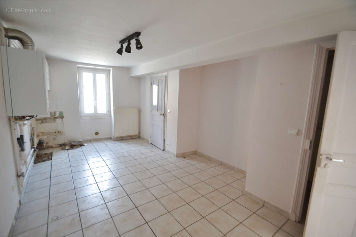 EFFIAT, axe Vichy-RIOM, maison T3 - photo 4