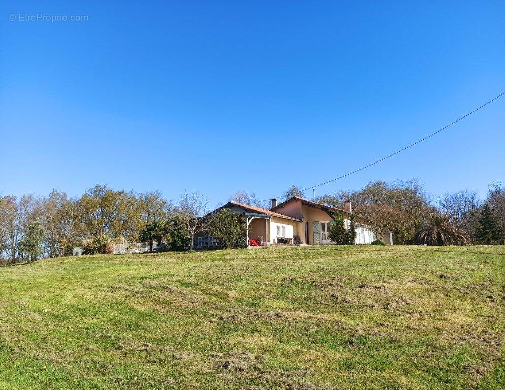 Maison à vendre | Lelin-Lapujolle | Gers - Maison à LELIN-LAPUJOLLE