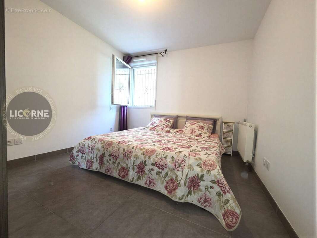 Chambre 2 - Appartement à MARSEILLE-14E