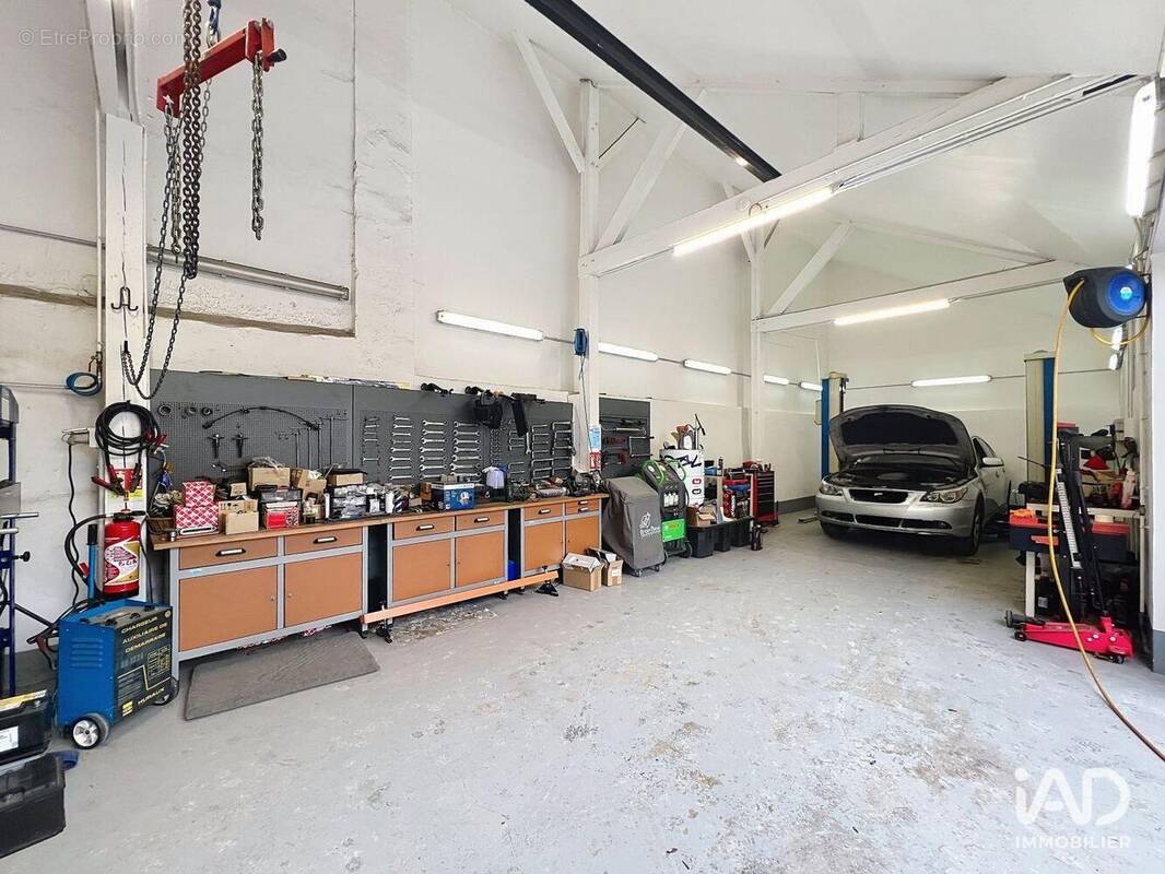 Photo 1 - Commerce à BRIE-COMTE-ROBERT