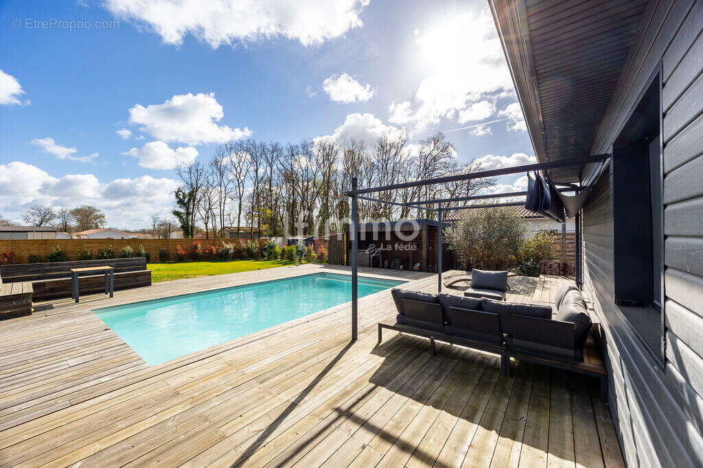 Maison à CABANAC-ET-VILLAGRAINS