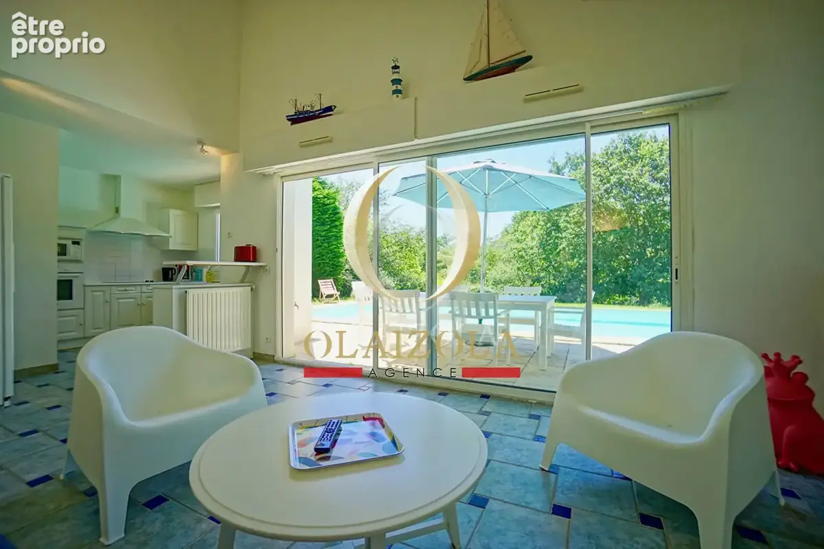 BASSUSSARRY : Maison avec piscine, vue dégagée et au calme au sein du Golf du Makila - photo 14