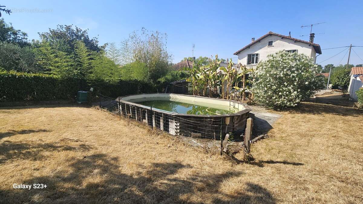Maison 170 m² à Bessines  - photo 2