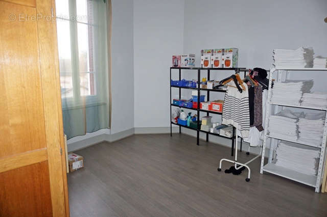 Commerce à JALIGNY-SUR-BESBRE