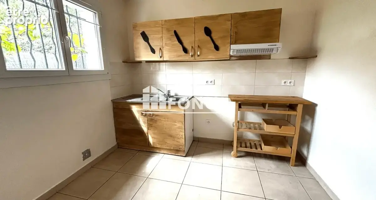 Maison de plain-pied T3 de 70 m² avec jardin arboré de 350 m² et piscine à La Farlède - photo 5