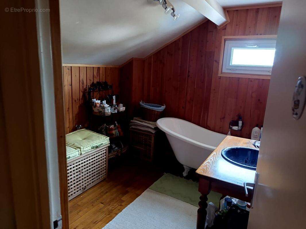 Maison 121 m² à Saint-Medard-De-Guizieres  - photo 12