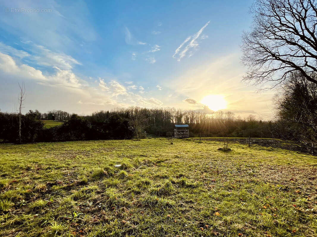 Maison à LESIGNAC-DURAND