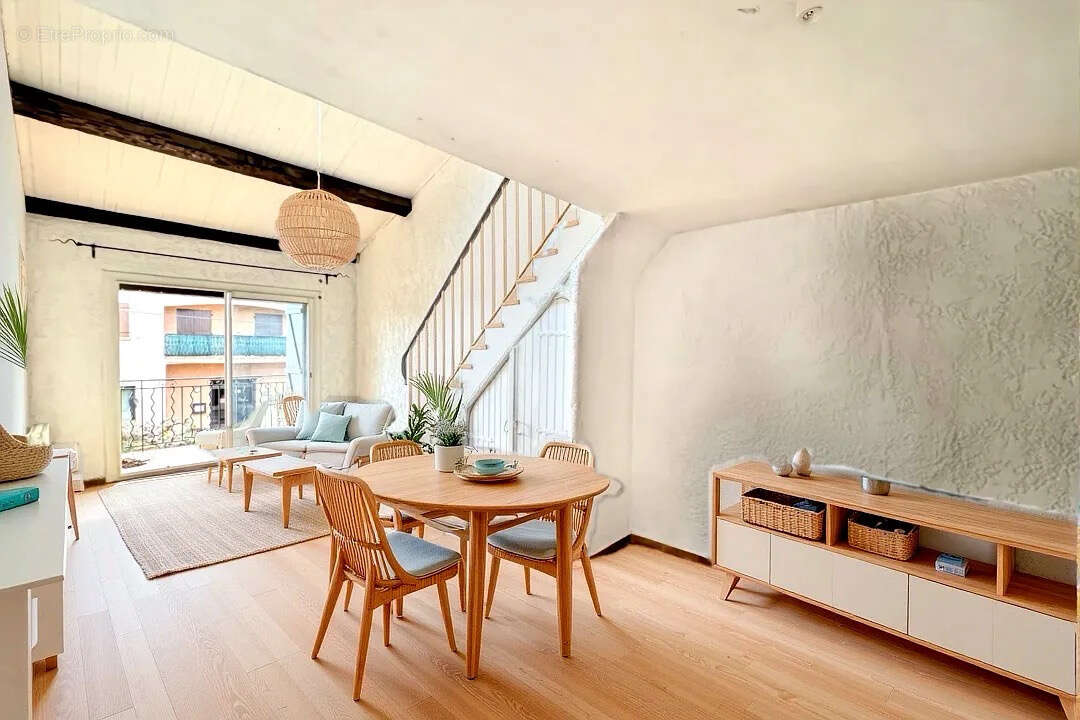 Appartement à LA LONDE-LES-MAURES