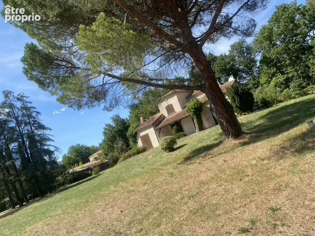 Maison à MONTELIER
