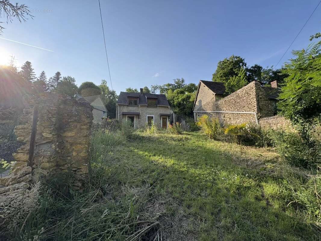 Maison à MENILLES