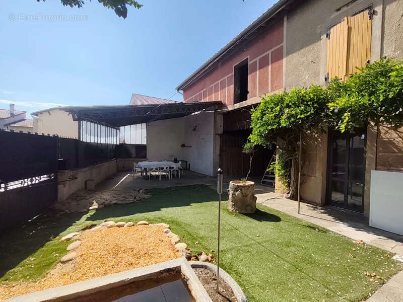 Maison 200 m2 avec des dépendances et son  terrain constructible - photo 18