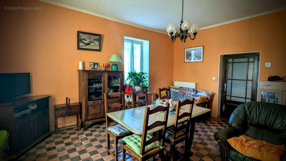 salle à manger - Maison à SAINT-ORENS-POUY-PETIT