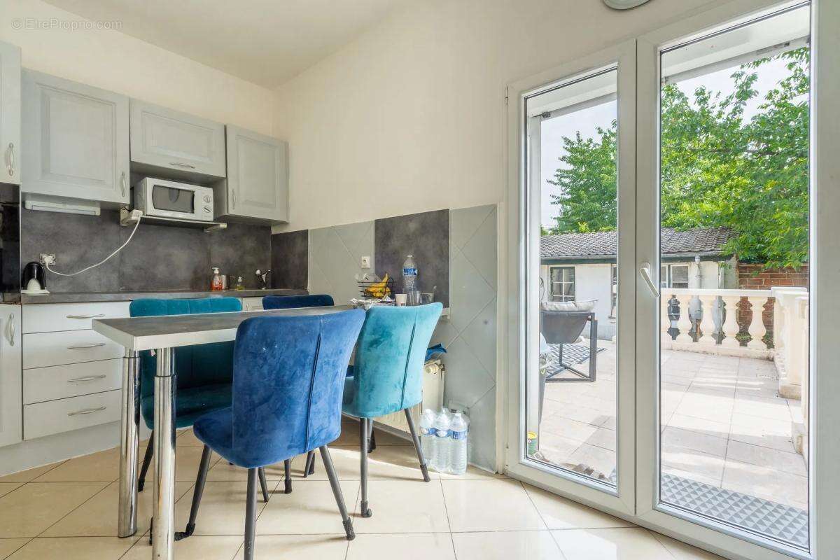 Maison de 6 pièces de 140 m² à Gagny - photo 7