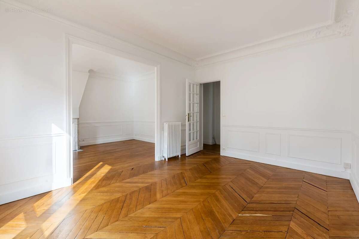 Appartement à PARIS-17E