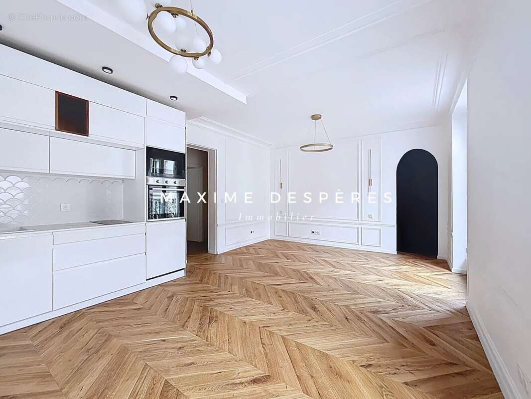 Appartement à PARIS-17E