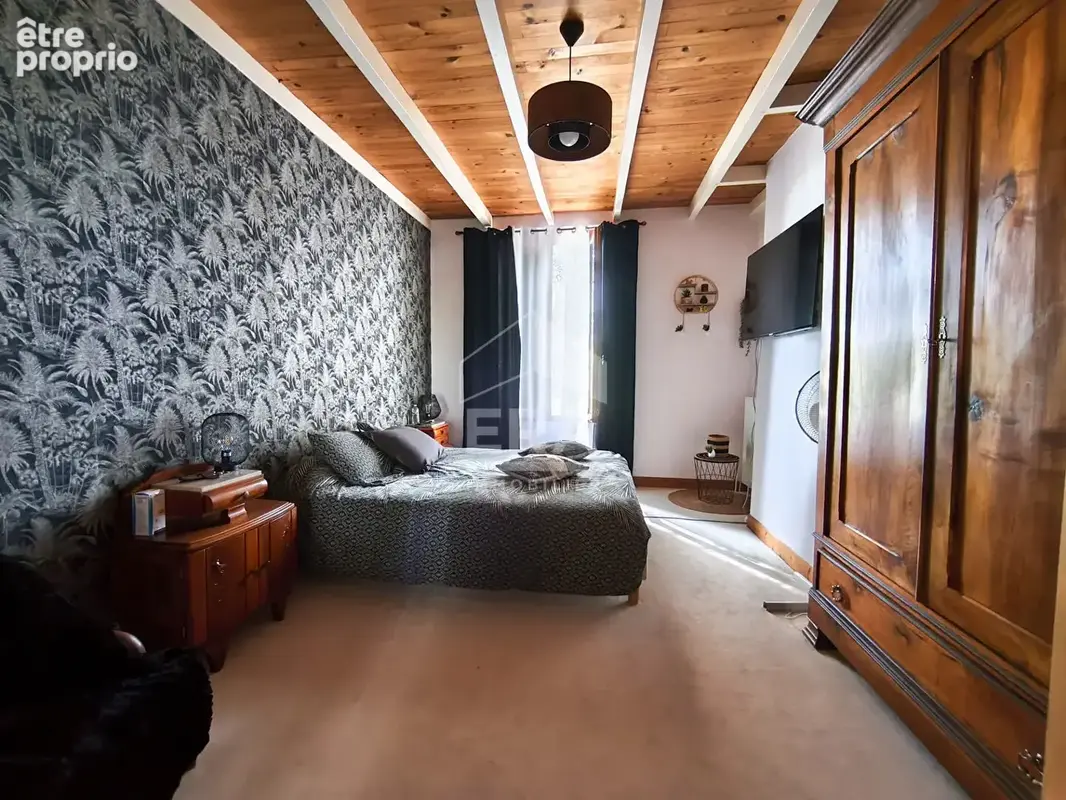 Maison de caractère en pierre avec dépendances, gîte et piscine - photo 12
