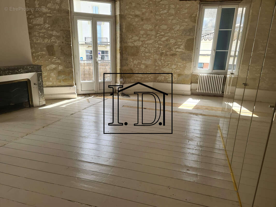 CHAMBRE 1er - Maison à LAUZUN