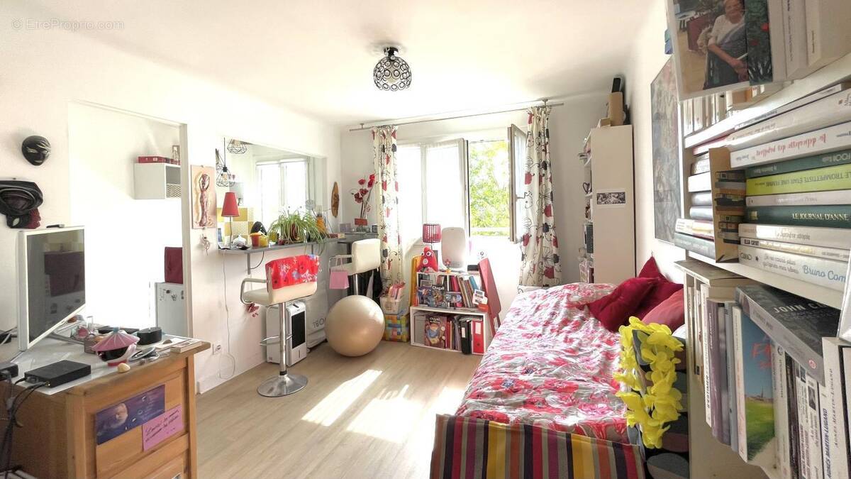Appartement à PARIS-20E