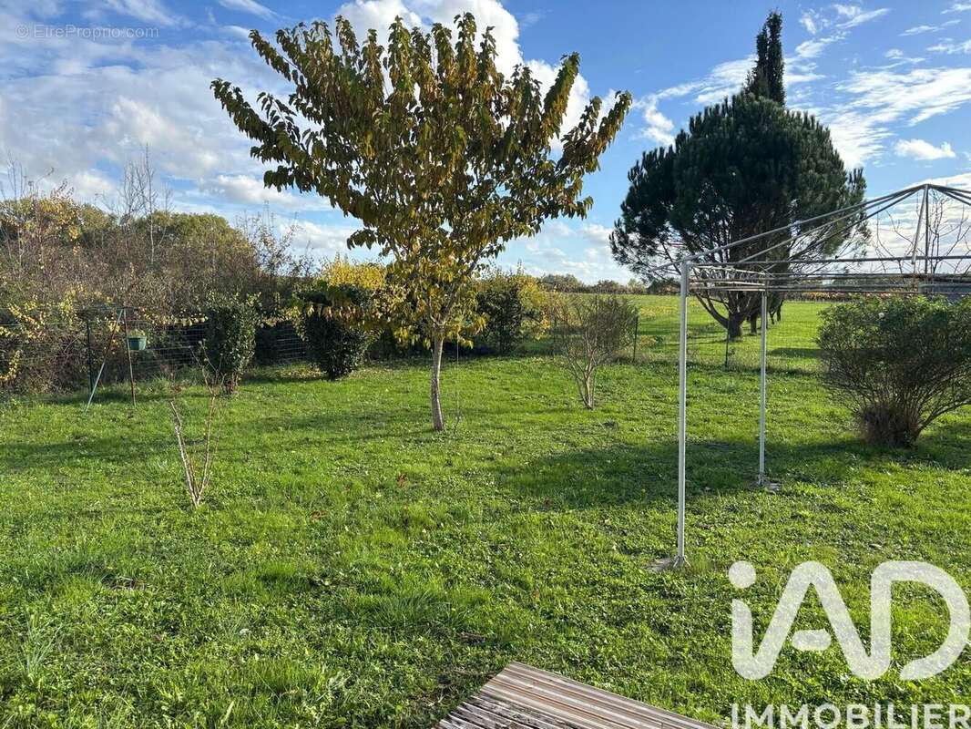 Photo 9 - Maison à MONTAZEAU