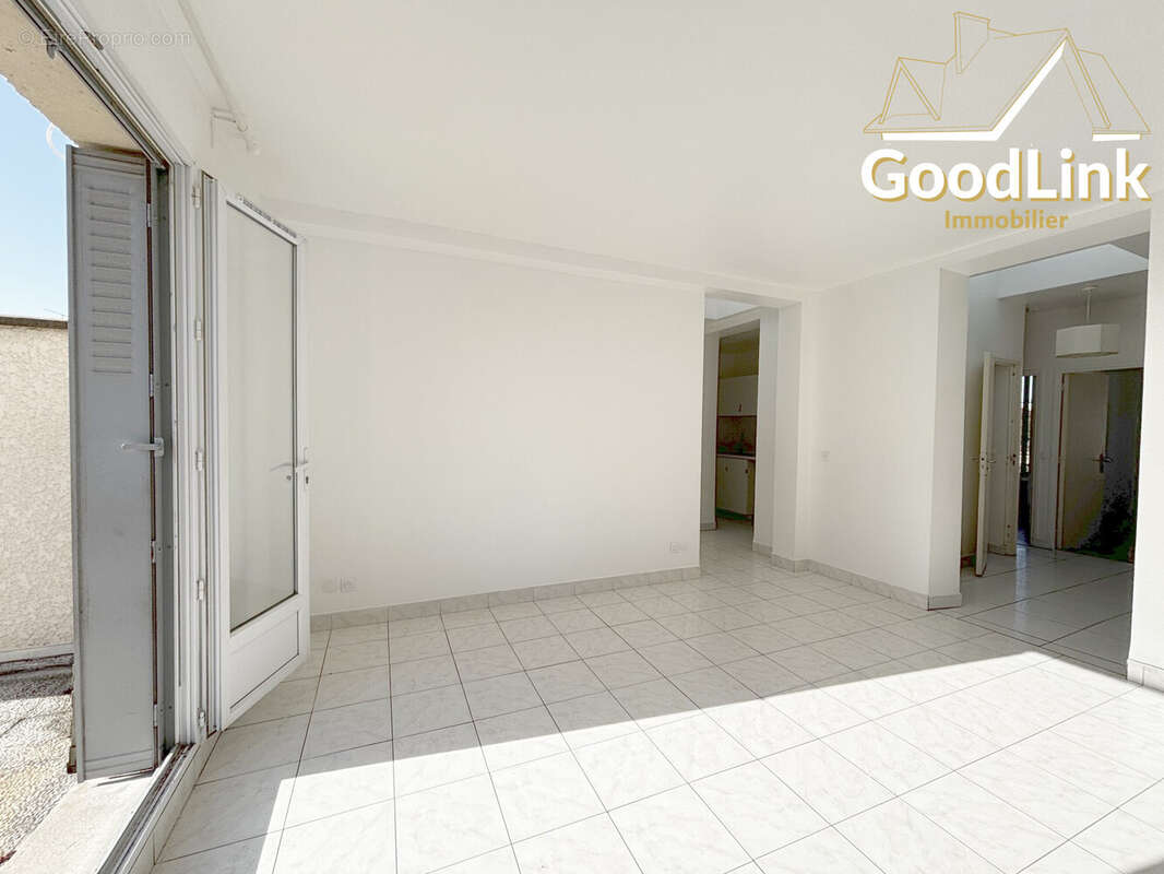 Appartement à AUBERVILLIERS
