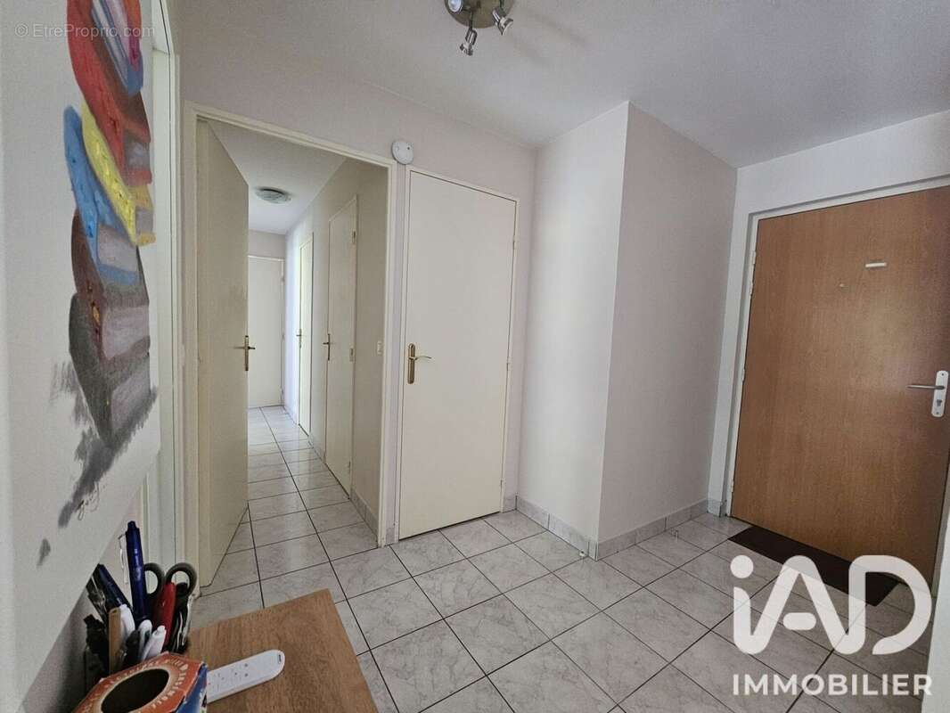 Appartement 64 m² à Verrieres-Le-Buisson  - photo 6
