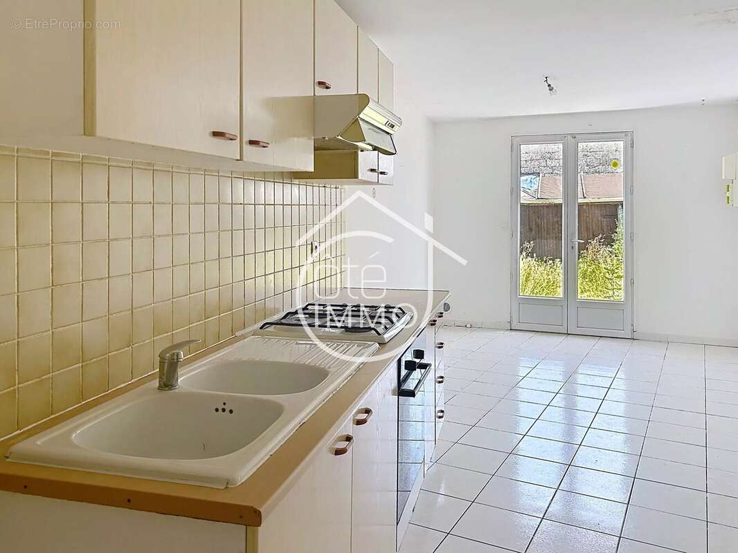 Castillon-la-Bataille : Maison plain pied avec jardin - photo 2
