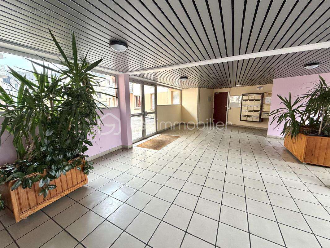 Rouen 76100 quartier MATMUT - appartement T4 - 3 chambres, 3 balcons, un box de stationnement, cave - photo 15