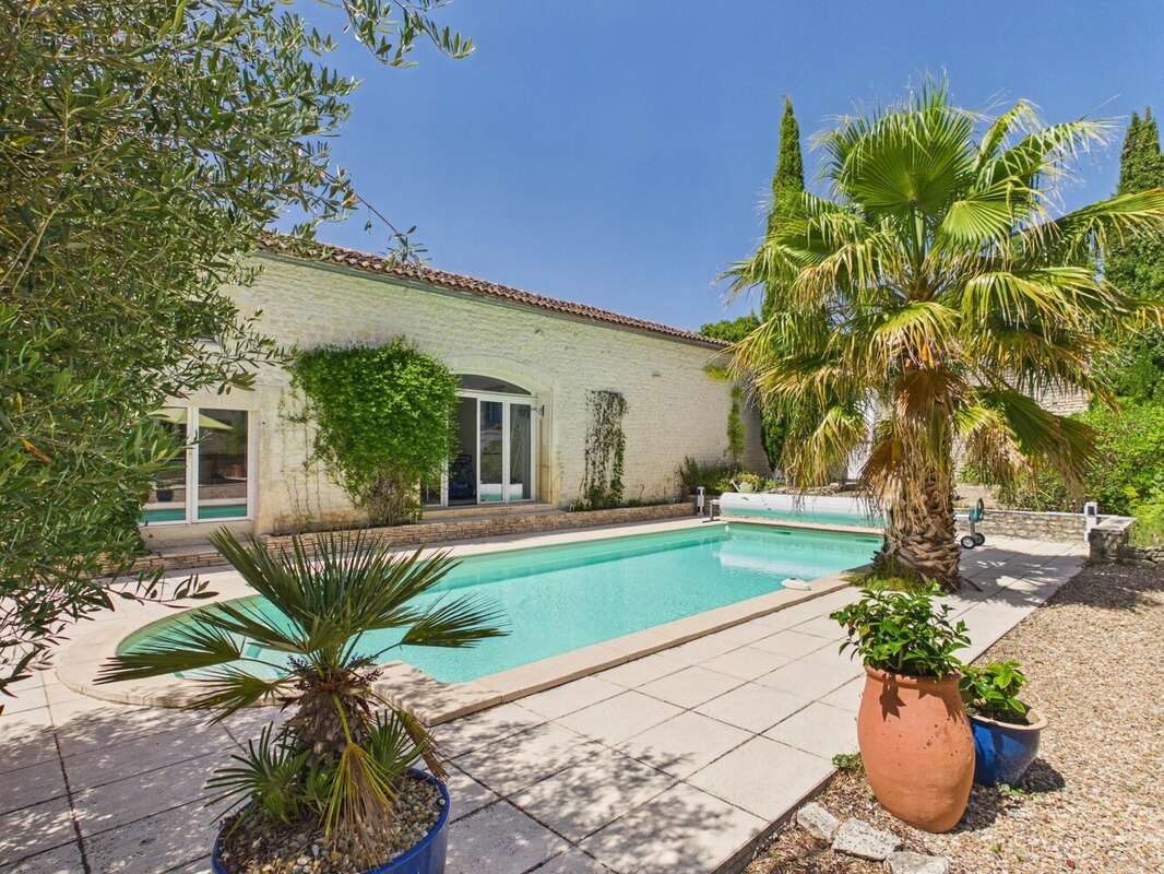 Superbe Maison de Maître avec Piscine Chauffée - photo 11