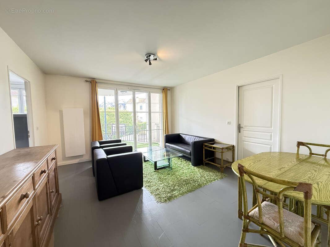 Appartement à SAINT-MAUR-DES-FOSSES